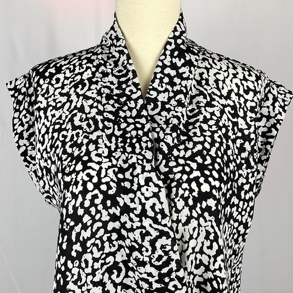 Ro & De Black and White Wrap Front Top with Sexy Sheer Back - Size Small - Picture 2 of 14
